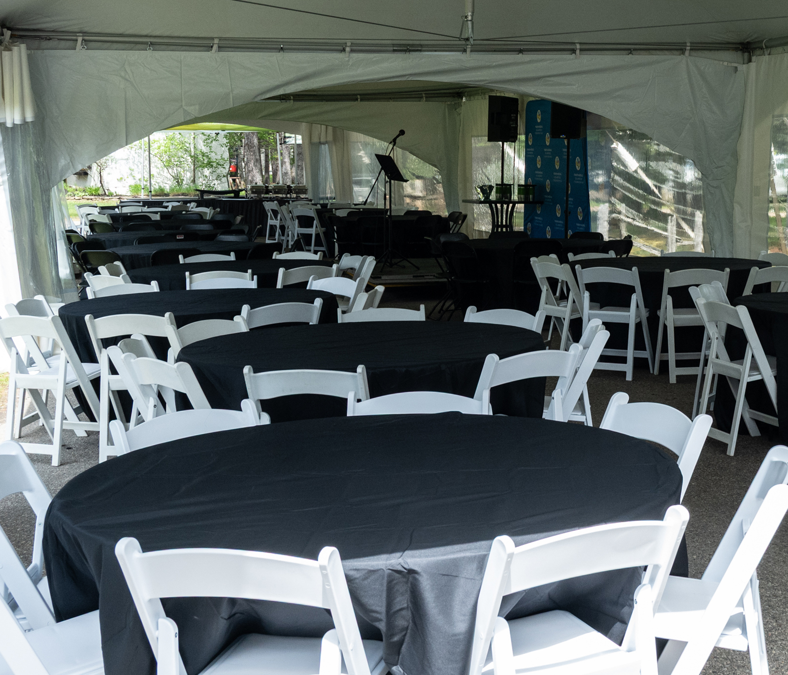 Les Machines Boys: Spécialistes en installation/location de tentes & chapiteaux pour mariages, événements corporatifs, festivals et partys privés dans les Laurentides